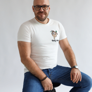 T-shirt biały bawełniany z haftem leniwca - okrągły dekolt, oversize Unisex